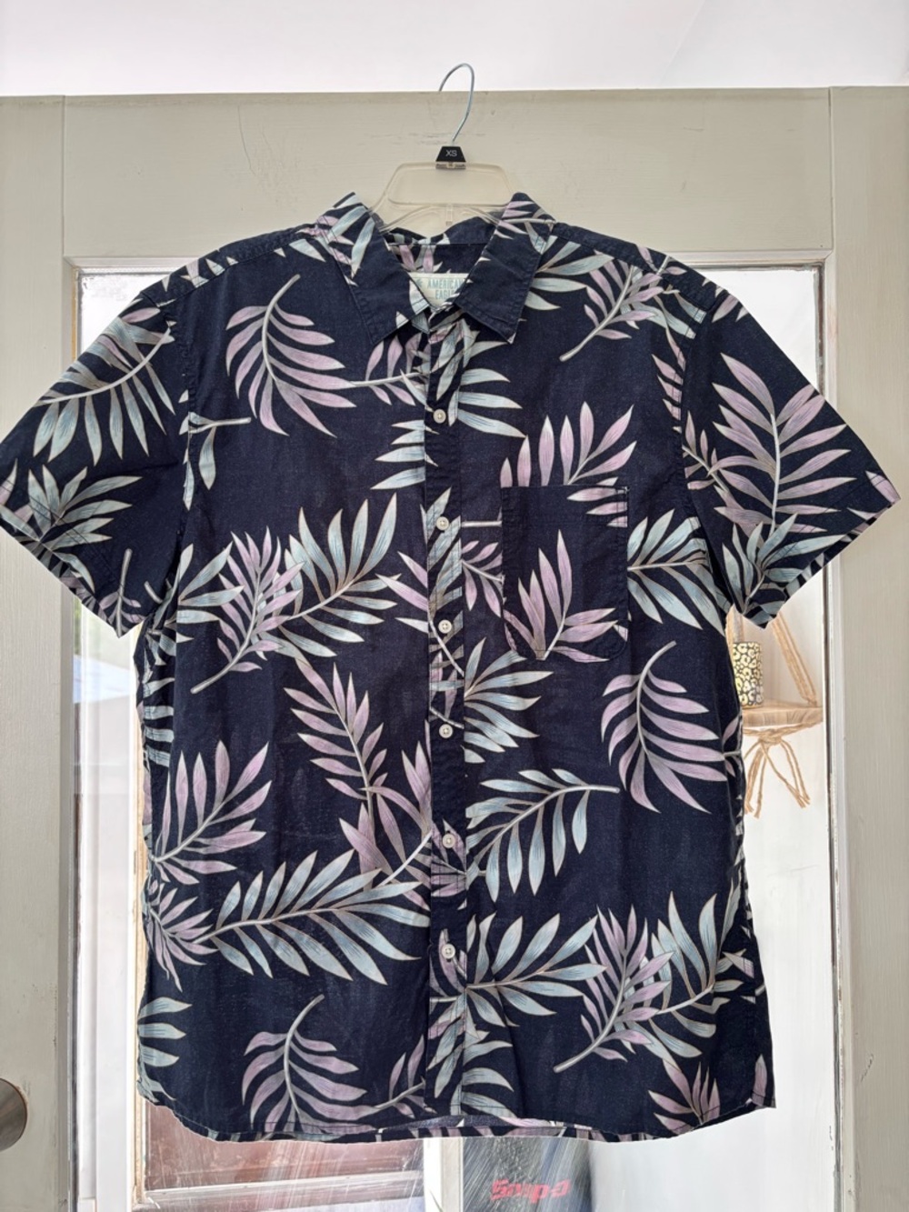 American‎ Eagle Outfitters Navy Short-Sleeve Leaf Print Button-Down Shirt